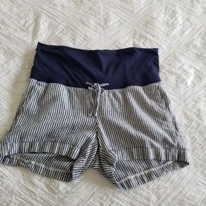 Old navy navy striped linen maternity shorts